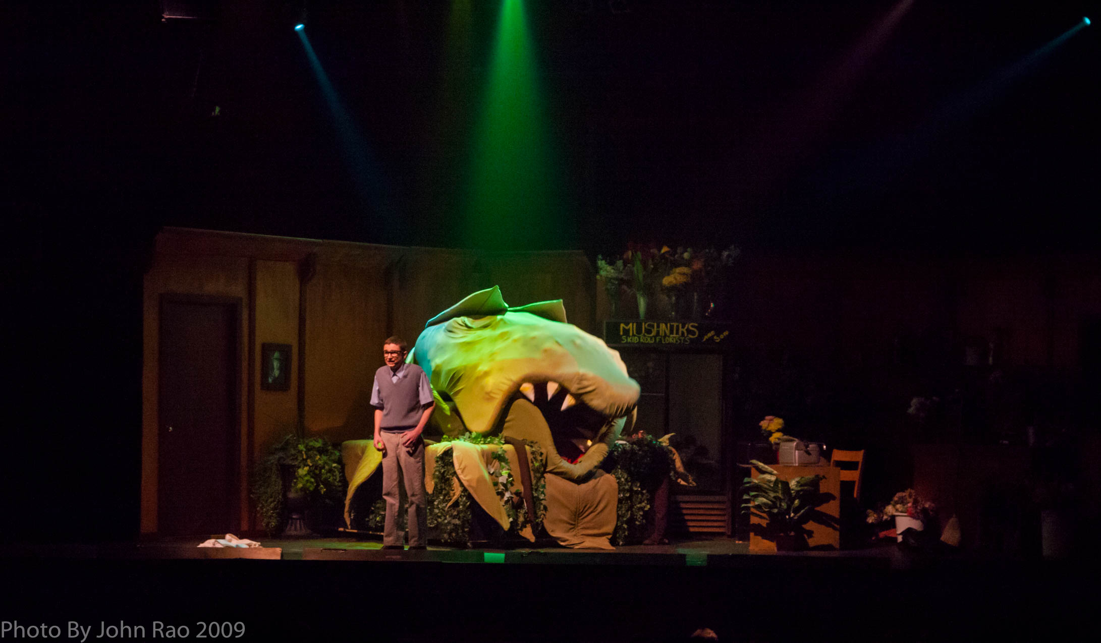 Holy_Heart_Little_Shop_of_Horrors_2009_Rao (101 of 138)