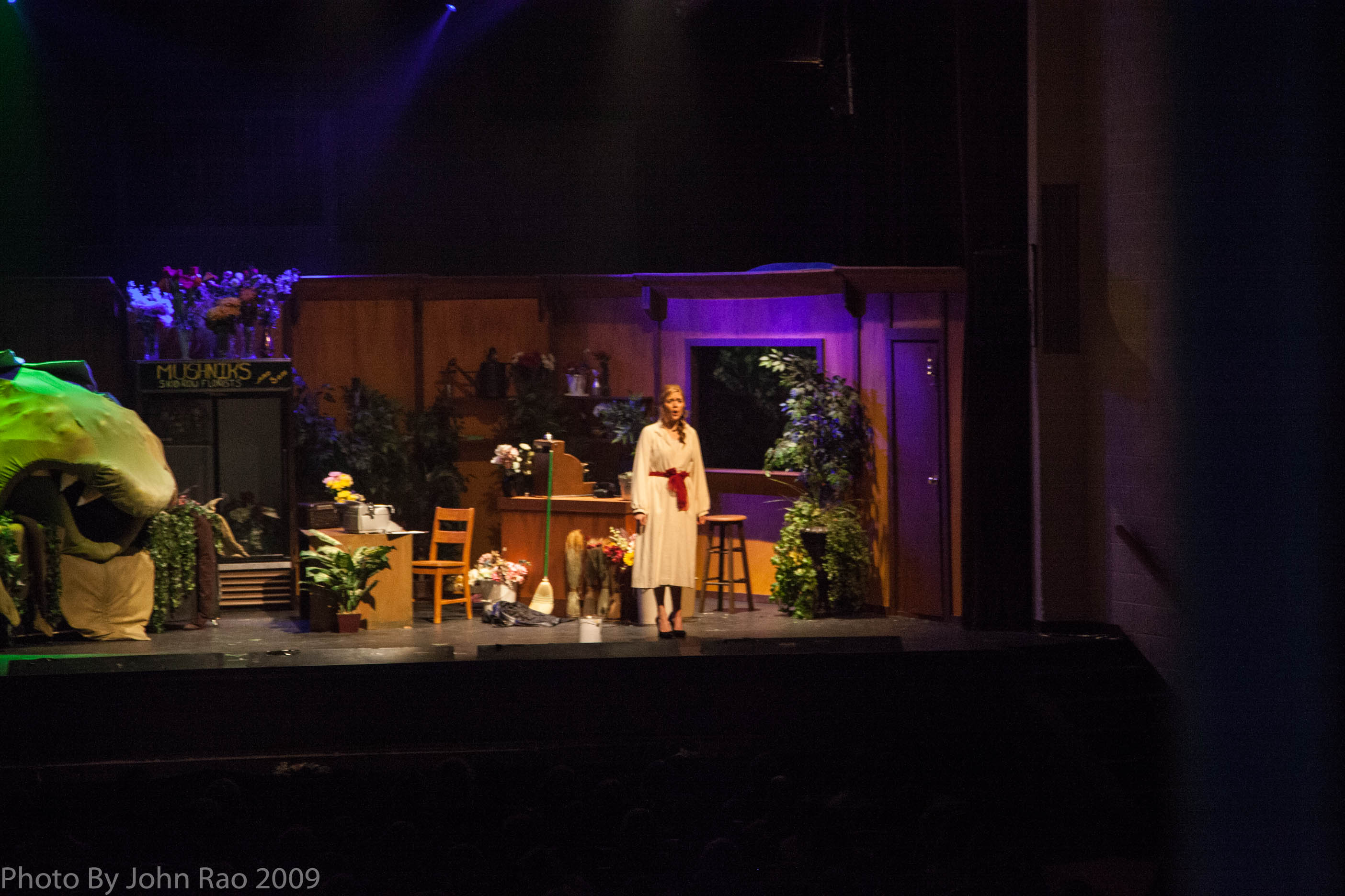 Holy_Heart_Little_Shop_of_Horrors_2009_Rao (115 of 138)