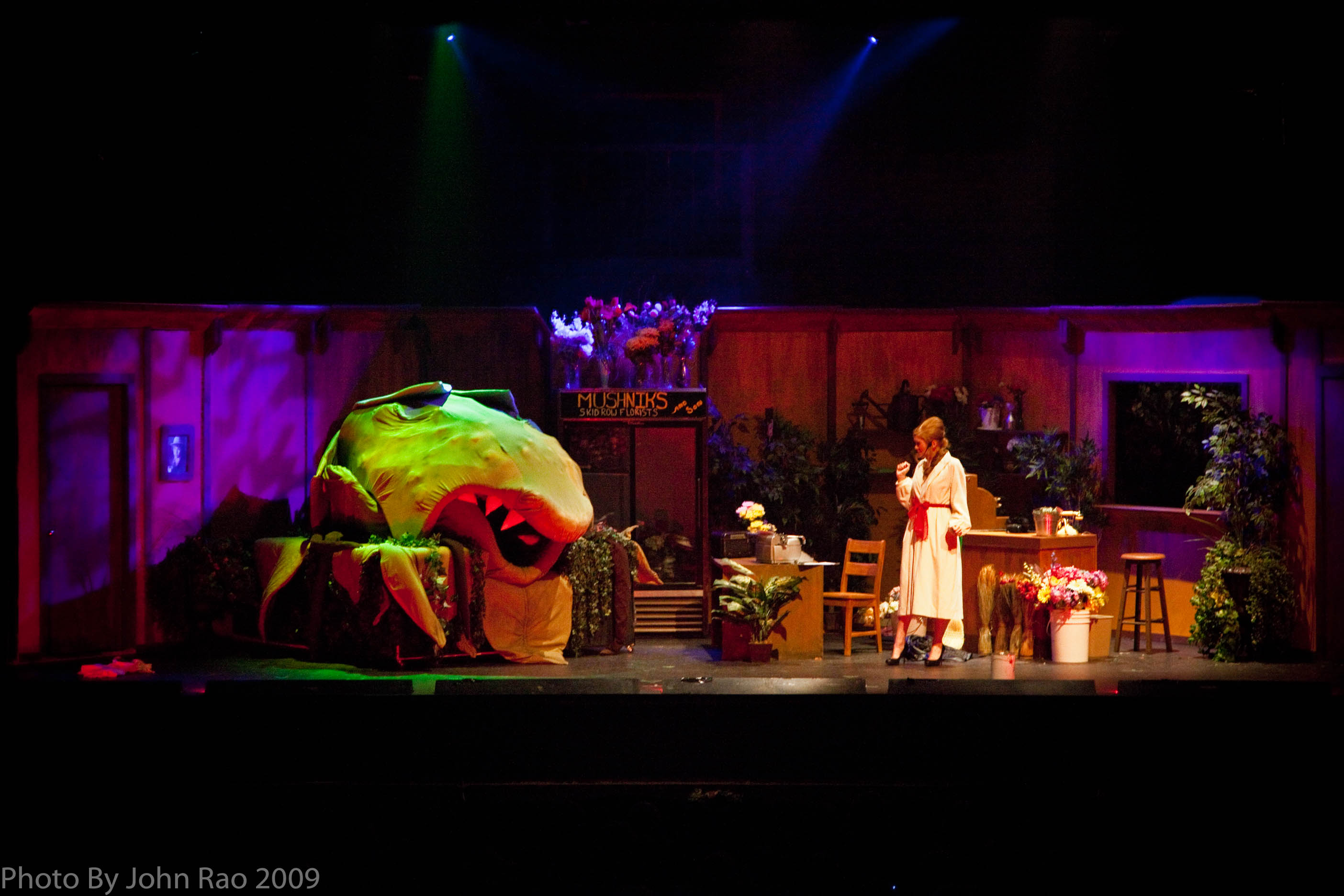 Holy_Heart_Little_Shop_of_Horrors_2009_Rao (118 of 138)