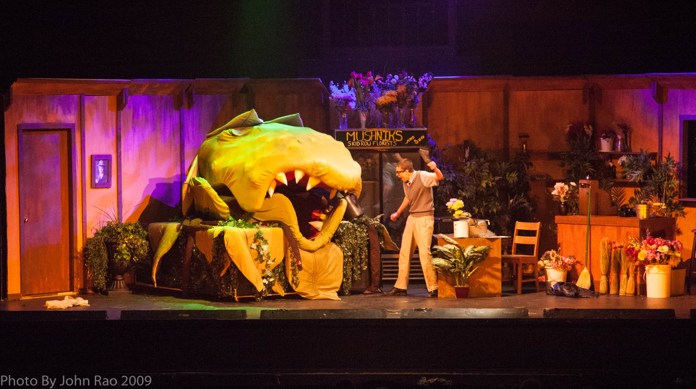Holy_Heart_Little_Shop_of_Horrors_2009_Rao (129 of 138)