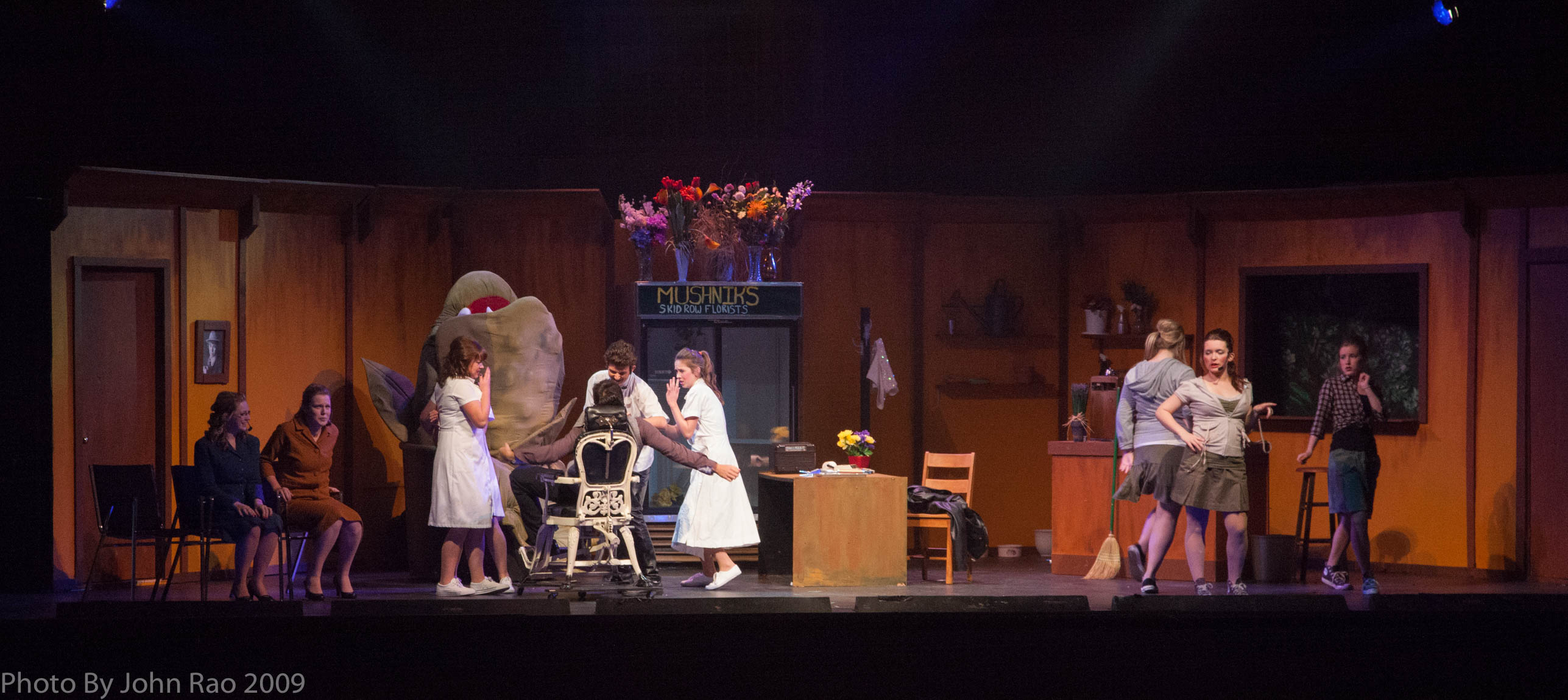 Holy_Heart_Little_Shop_of_Horrors_2009_Rao (44 of 138)