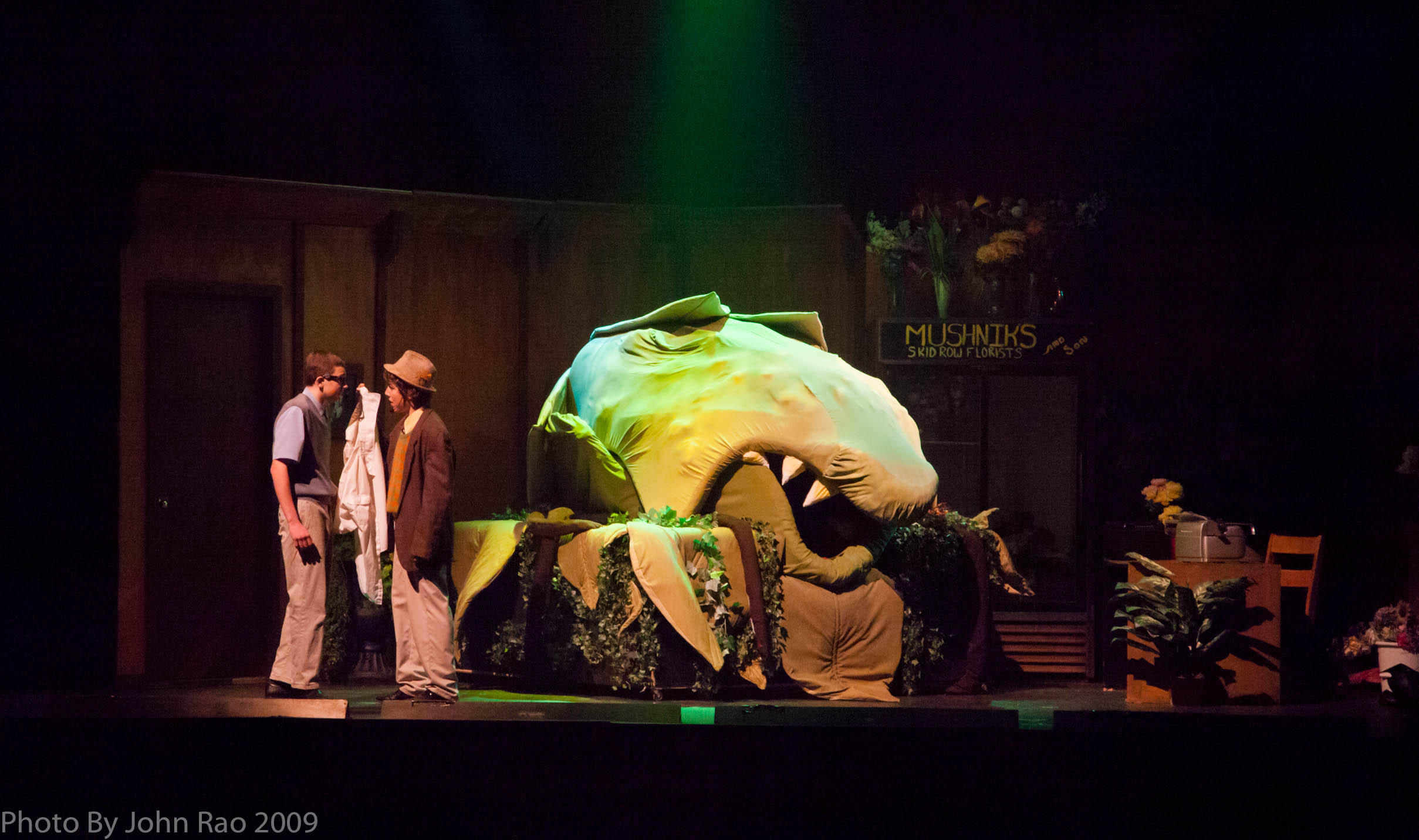 Holy_Heart_Little_Shop_of_Horrors_2009_Rao (95 of 138)